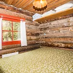 Erae, Kahden Makuuhuoneen Kelomoekki, Lukuisten Polkujen, Polkupyoeraereitin Sekae Kalaisan Tunturilammen Vieressae Vakantiehuis *