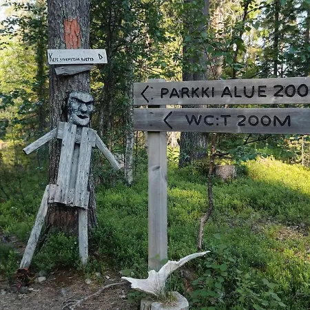 Erae, Kahden Makuuhuoneen Kelomoekki, Lukuisten Polkujen, Polkupyoeraereitin Sekae Kalaisan Tunturilammen Vieressae * Syöte
