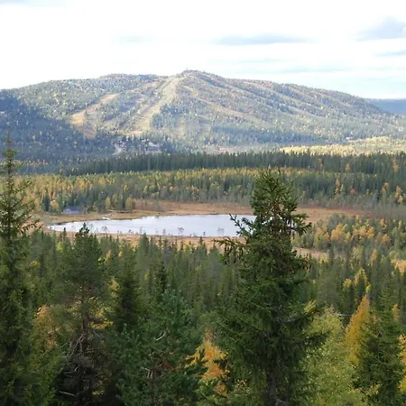 Erae 26, Kahden Makuuhuoneen Kelomoekki Syoetteellae Valaistun Ladun Vieressae 索特