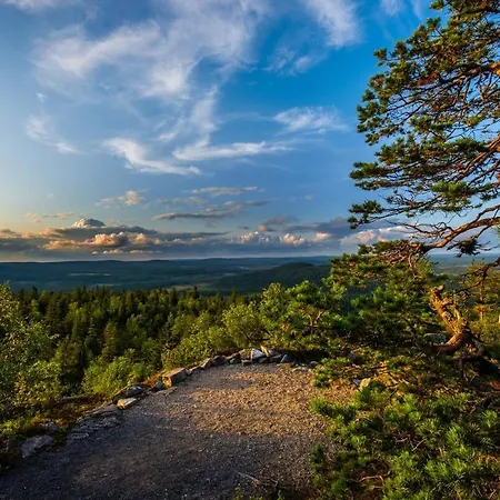 Erae 26, Kahden Makuuhuoneen Kelomoekki Syoetteellae Valaistun Ladun Vieressae 度假居