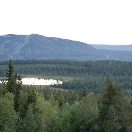 Feriehus Erae, Kahden Makuuhuoneen Kelomoekki, Lukuisten Polkujen, Polkupyoeraereitin Sekae Kalaisan Tunturilammen Vieressae Syöte