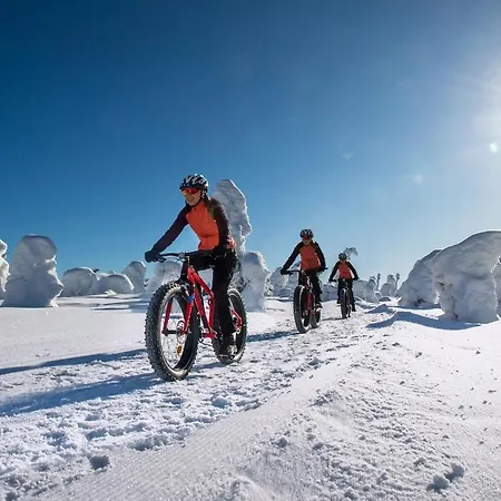 Erae 26, Kahden Makuuhuoneen Kelomoekki Syoetteellae Valaistun Ladun Vieressae 索特