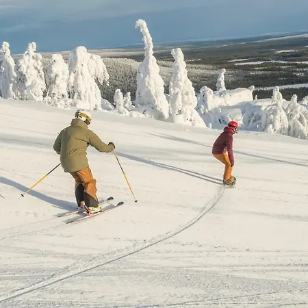 Erae 26, Kahden Makuuhuoneen Kelomoekki Syoetteellae Valaistun Ladun Vieressae *